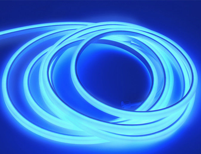 Warm witte 2700K siliconen neon LED-licht met 12W/m uitstralende kleur en IP68 waterdichtheid