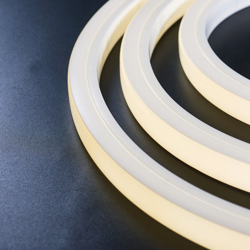 Warm witte 2700K siliconen neon LED-licht met 12W/m uitstralende kleur en IP68 waterdichtheid