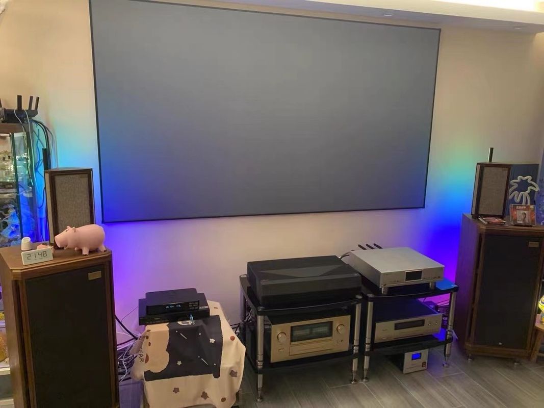 Verstelbare RGB-smart-gecontroleerde hoeklamp voor vakantieversiering in eenvoudig ontwerp